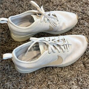 Nike Shoes Dualtone Racer Tan Desert Sand Size 6.5 EU 37.5  Color: Cream/Tan